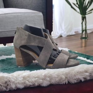 Lucky Brand Women’s Size 10 Gray Suede Chunky Heel Strappy Back Zip Sandals